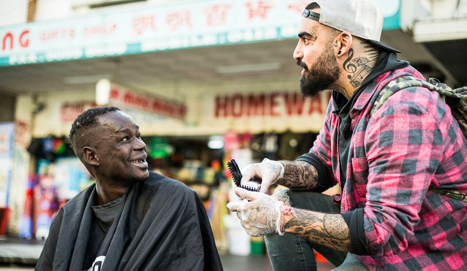 Meet Nasir Sobhani, The Street Barber Who Gives Free Haircuts To The ...