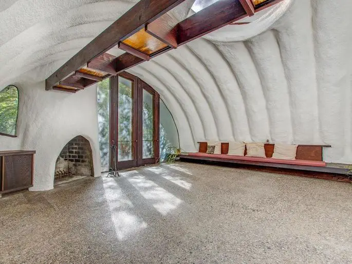 Unique Hobbit Home For Sale In Wisconsin- A Rare Treat For Eco-Buyers 96ab35a57eccb204ee9767289e320ea1w-c0xd-w685_h860_q80