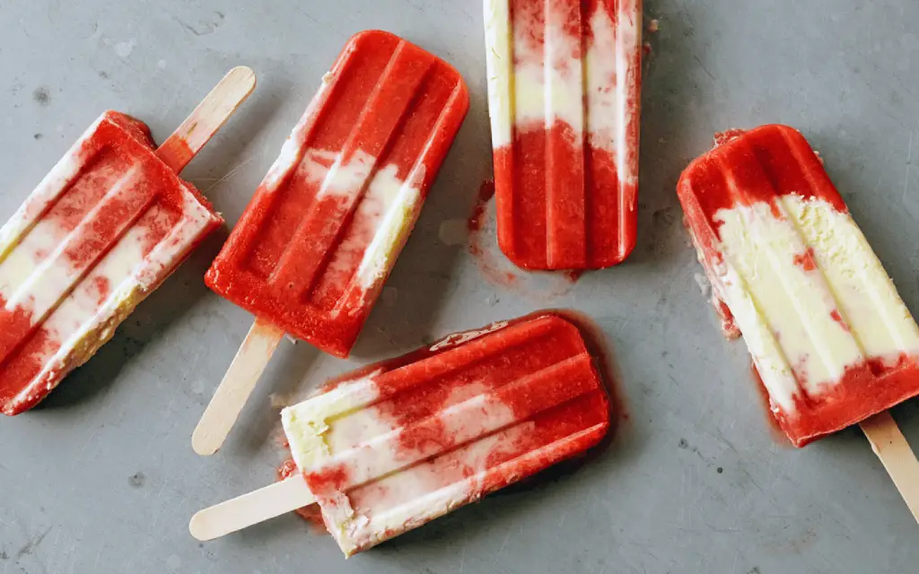 How to Make Marijuana-Infused Coconut Milk and Strawberry Popsicles Icepops-1024x640