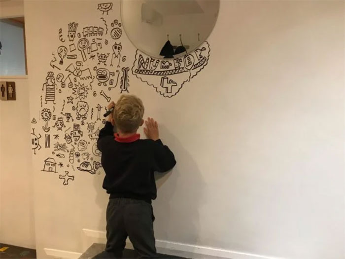 doodle boy decorates restaurant joe whale 1 5dbfd6cfc211d 700