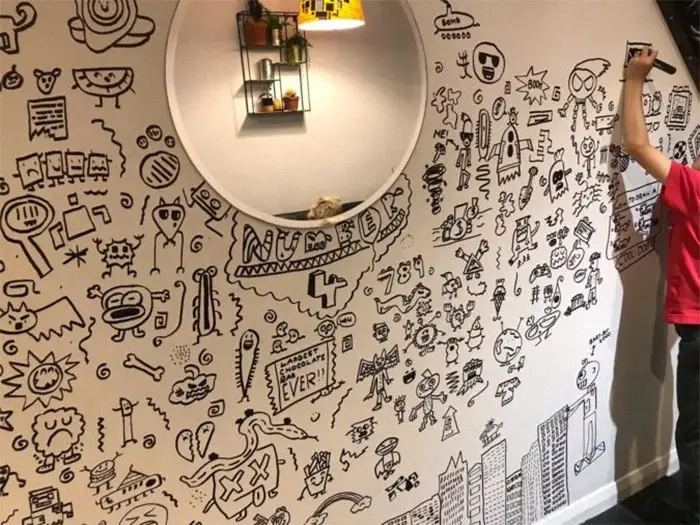 doodle boy decorates restaurant joe whale 6 5dbfd6db2f8ce 700
